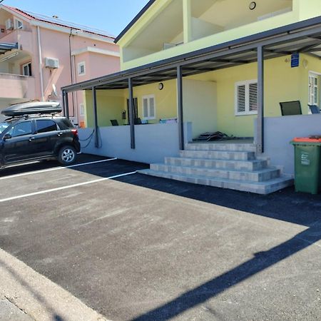 Apartmani Verica Karlobag Exterior foto