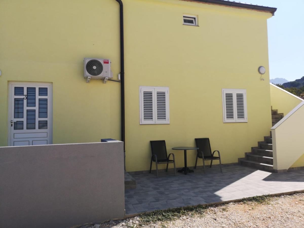 Apartmani Verica Karlobag Exterior foto
