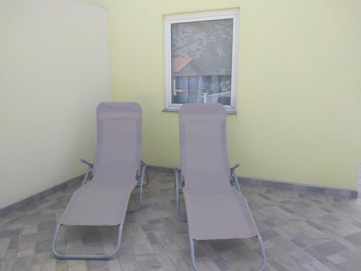 Apartmani Verica Karlobag Exterior foto