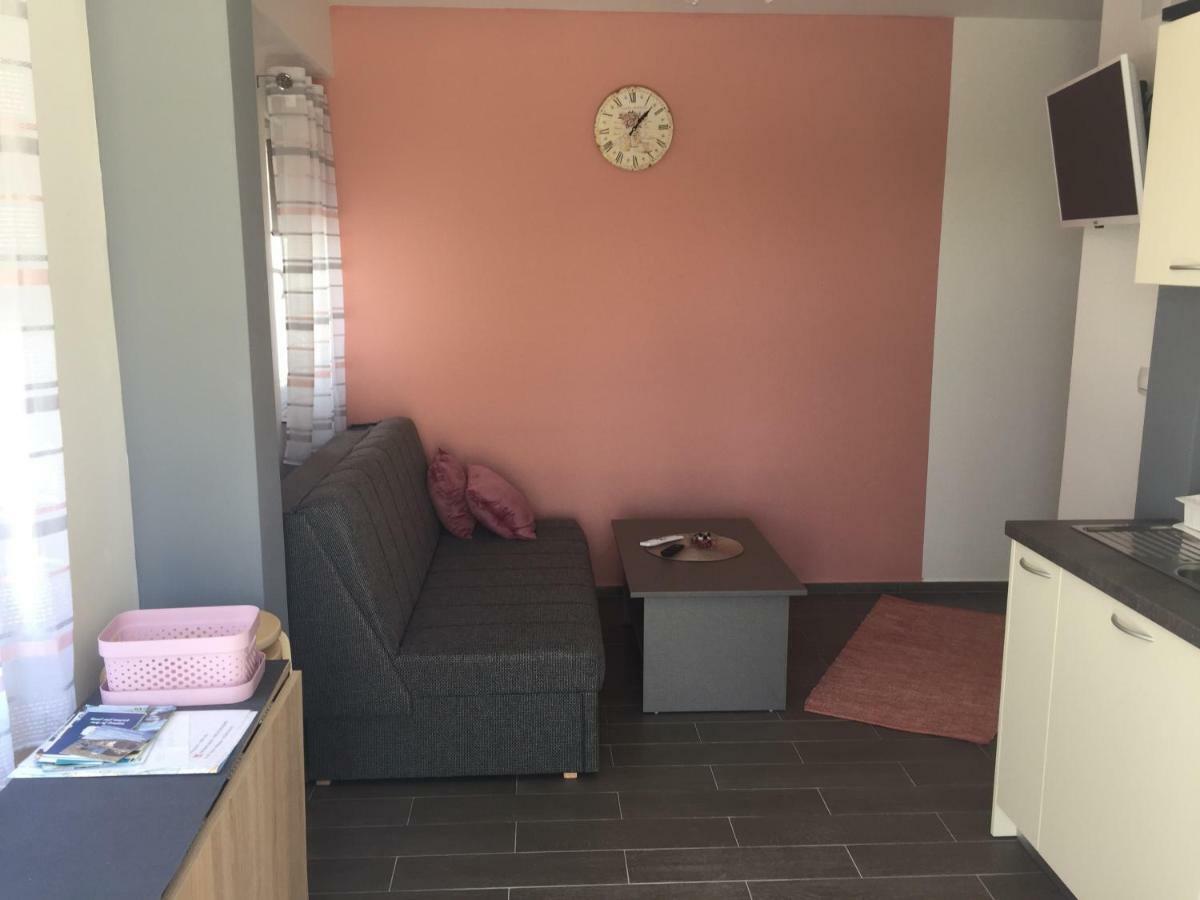 Apartmani Verica Karlobag Exterior foto