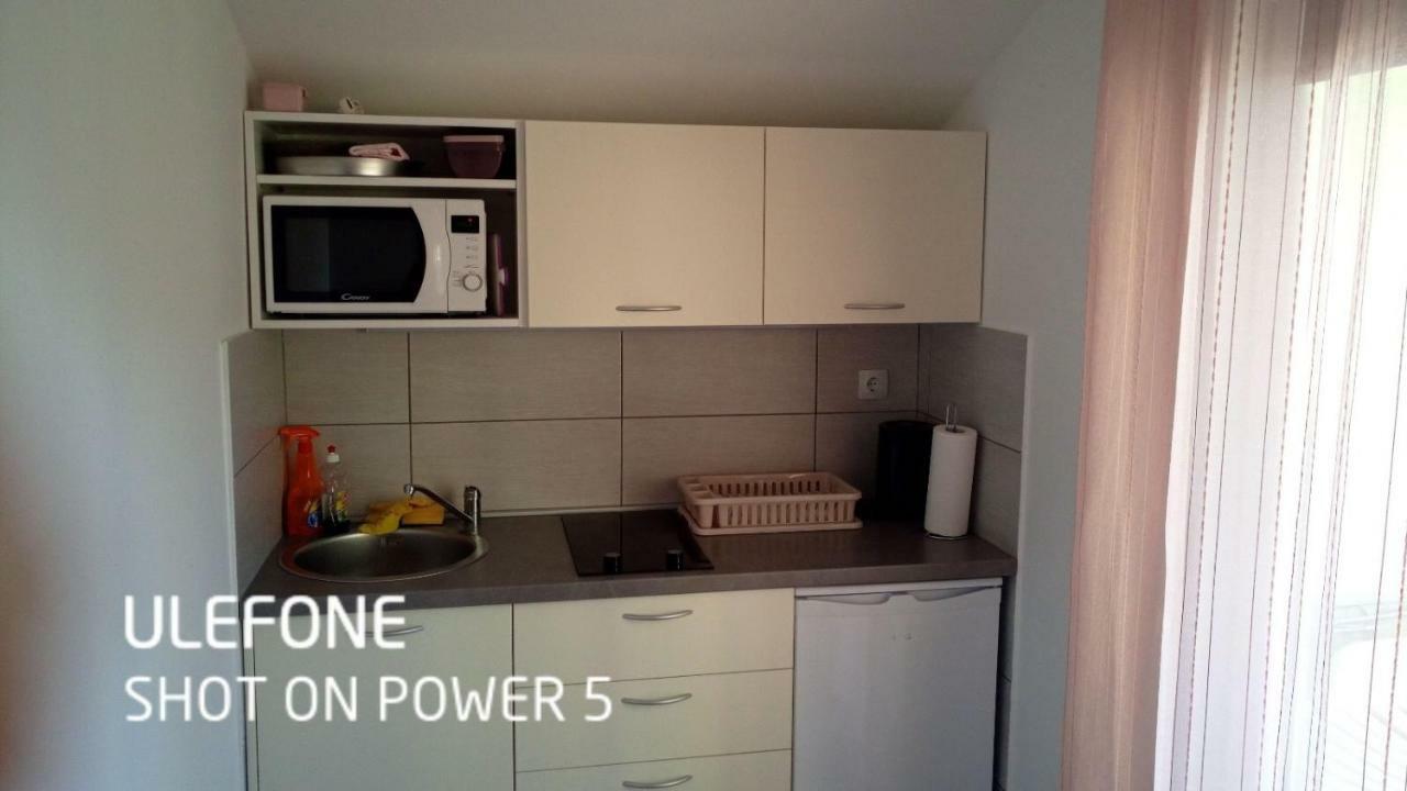 Apartmani Verica Karlobag Exterior foto